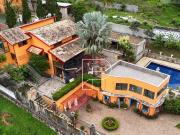 Casa de Condomínio para venda em Moinho Velho em Embu...