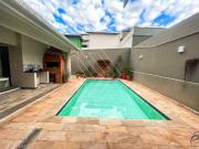 Casa de Condomínio para venda em Parque Das Esmeraldas...