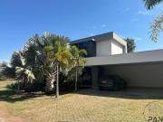 Casa de Condomínio para venda em Sociedade Hípica De...