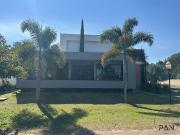 Casa de Condomínio para venda em Sociedade Hípica De...