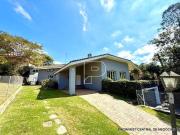 Casa de Condomínio para venda e aluguel em Vila De São...