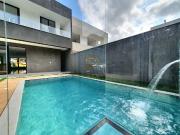 Casa de condomínio para venda tem 350 metros quadrados...