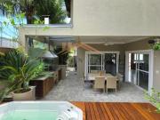 Casa de condomínio pé na areia com 4 quartos e jacuzzi