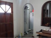 CASA DE CONSTRUCCION MIXTA PARA DOS FAMILIAS. CON PATIO...