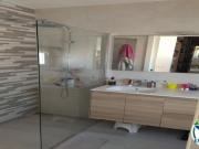 Casa de cuatro dormitorios con jardín y piscina