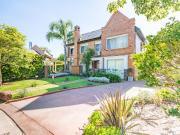 CASA DE CUATRO DORMITORIOS VENTA BARRIO CERRADO PISCINA... CASA DE CUATRO DORMITORIOS VENTA BARRIO CERRADO PISCINA...