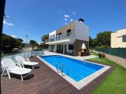 CASA DE DISEÑO A 800 M DE LA PLAYA DE SANT POL