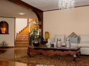 Casa de Diseño Clásico 453m² 4 Recámaras Barandal de... Casa de Diseño Clásico 453m² 4 Recámaras Barandal de...