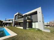 Casa en venta Barrio Acacias Puertos del Lago 5...