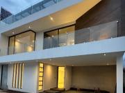 Casa de diseño moderno y roof garden en Metepec