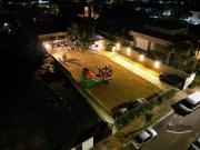 Casa de dois quartos em amplo terreno!