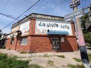 Casa de dos dormitorios más local comercial