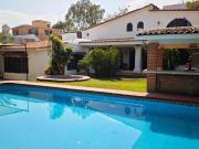 Casa de Dos Niveles con Alberca y Jacuzzi en Cuernavaca