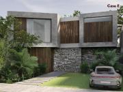 Casa de dos niveles con piscina privada, terraza, patio,...