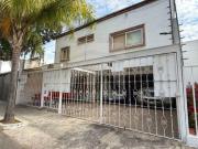 Casa de dos niveles en Col. Arcos Vallarta