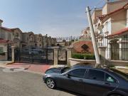 CASA DE DOS NIVELES EN FRACCIONAMIENTO, CUENTA CON...