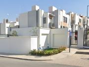 CASA DE DOS NIVELES EN VENTA