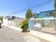 CASA DE DOS NIVELES EN VENTA