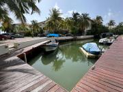Casa de Dos Niveles en Venta en Isla Dorada | KC0190