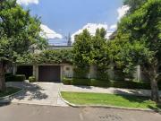 Casa de dos niveles en venta en lomas de chapultepec...