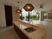 Casa de dos pisos con alberca privada en venta,...