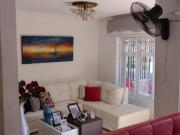 Casa de dos pisos en manzanares Santa Marta