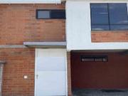 Casa de dos pisos en obra gris en el Conjunto Campestre...