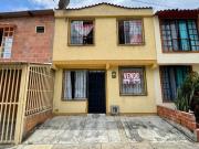 Casa de dos pisos en venta Barrio Alameda Palmira Valle...