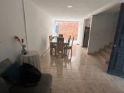 Casa de dos pisos en venta Barrio Las Américas Palmira...