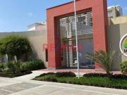 Casa De Dos Pisos En Venta En El Condominio Club Los...