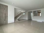 Casa de dos pisos más terraza en venta Barrio Las...