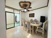 Casa de dos pisos ubicada estrategicamente jardín 005