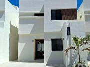 CASA DE DOS PLANTAS EN VENTA EN PRIVADA EN LA PAZ BAJA...