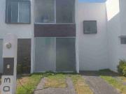 Casa de dos plantas en venta, norte poniente de...