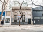 CASA DE DOS PLANTAS, LOTE PROPIO, EN ALMAGRO