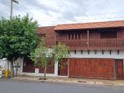 Casa de dos plantas, mas departamento. Rawson