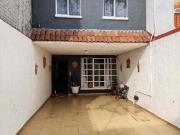 CASA DE DOS PLANTAS MUY CERCA DE CLUB CAMPESTRE