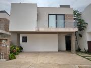 CASA DE ENTREGA INMEDIATA EN BOULEVARD BALI, COLONIA...