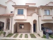 CASA DE ENTREGA INMEDIATA EN CALLE COSTA DEL OESTE,...