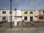 CASA DE ENTREGA INMEDIATA EN LOMAS DEL MANANTIAL,...