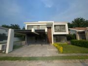 CASA DE ENTREGA INMEDIATA EN PARAISO COUNTRY CLUB...