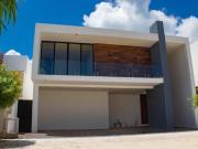 Casa de entrega inmediata ubicada en Cholul