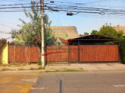 Casa de Esquina Aislada con 4 Dormitorios, 2 Baños,...