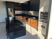 Casa de esquina com 03 quartos e piscina