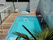 Casa de esquina, com 2 quartos, 2 banheiros, 4 vagas de... Casa de esquina, com 2 quartos, 2 banheiros, 4 vagas de...