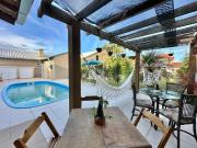 Casa de Esquina com 2 terrenos com 5 Quartos e Piscina...