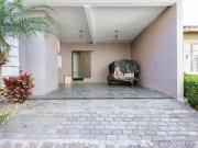 Casa de esquina com 4 dormitórios no Ecoville Casa de esquina com 4 dormitórios no Ecoville