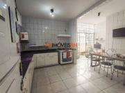 Casa de esquina com Ã¡rea construÃda de 321mÂ², com...