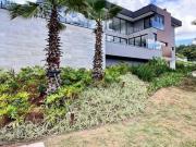 Casa de Esquina no Residencial Campos do Conde em...