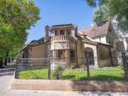 Casa de Estilo en Av. Melián Belgrano R